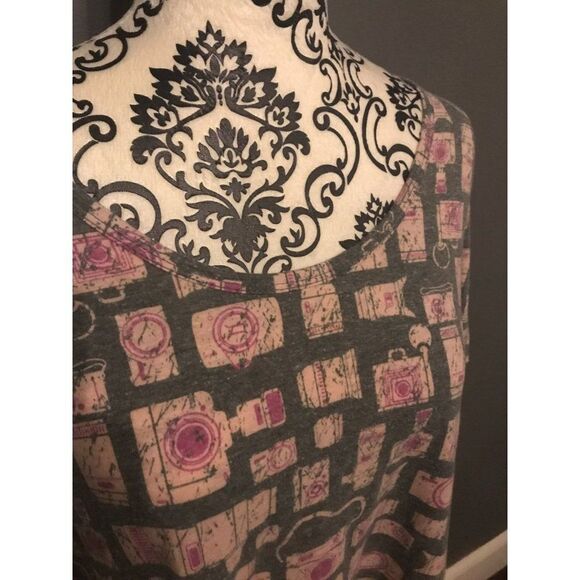 Lularoe size S small perfect t shirt Gray pink Cameras - Picture 2 of 4